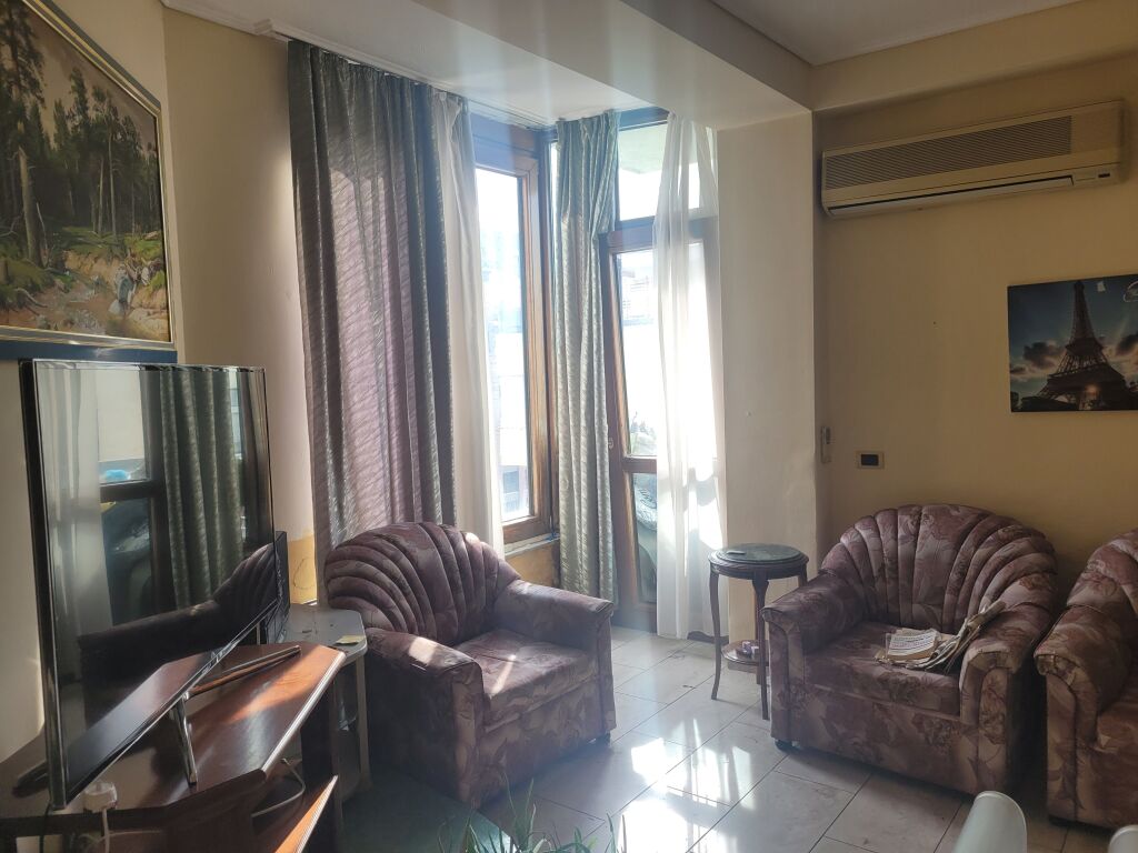 SHITET SUPER APARTAMENT  3+1– PRANË PRESIDENCËS