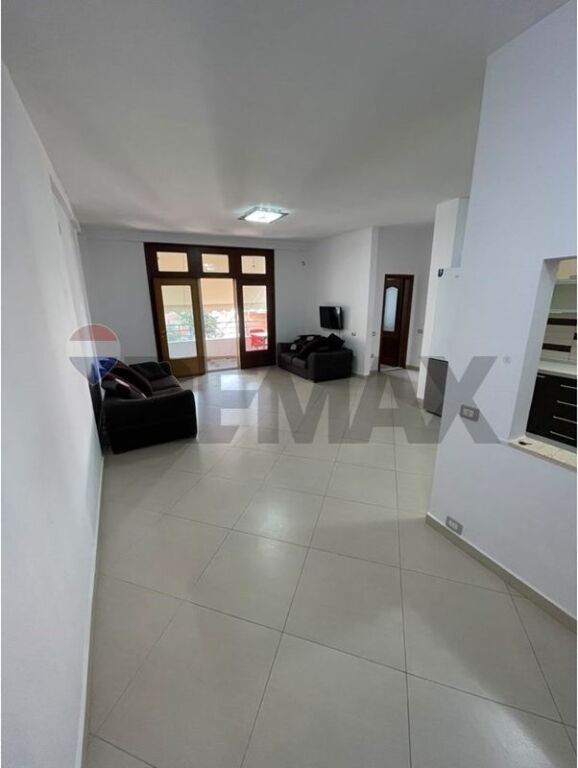 Apartament - Për Qira - Kodra e Diellit, Tiranë