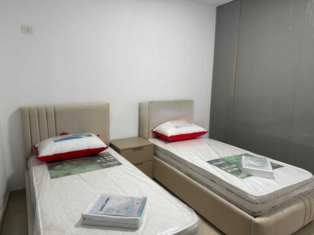 Apartament 2+1 me Qira, pranë Fakultetit te mjekesise 760 € /Muaj 70,000 Lekë /Muaj