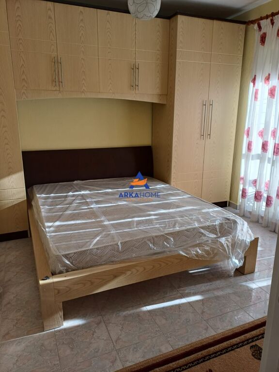 JEPET APARTMENT ME QERA 2+1+BALLKON "PALLATI ME SHIGJETA" 75.000 LEKE