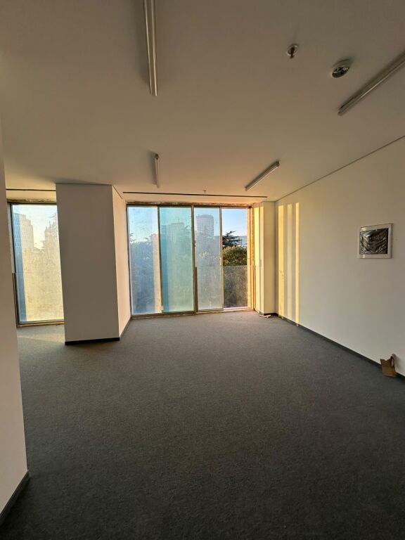  Business premises for rent – DownTown !