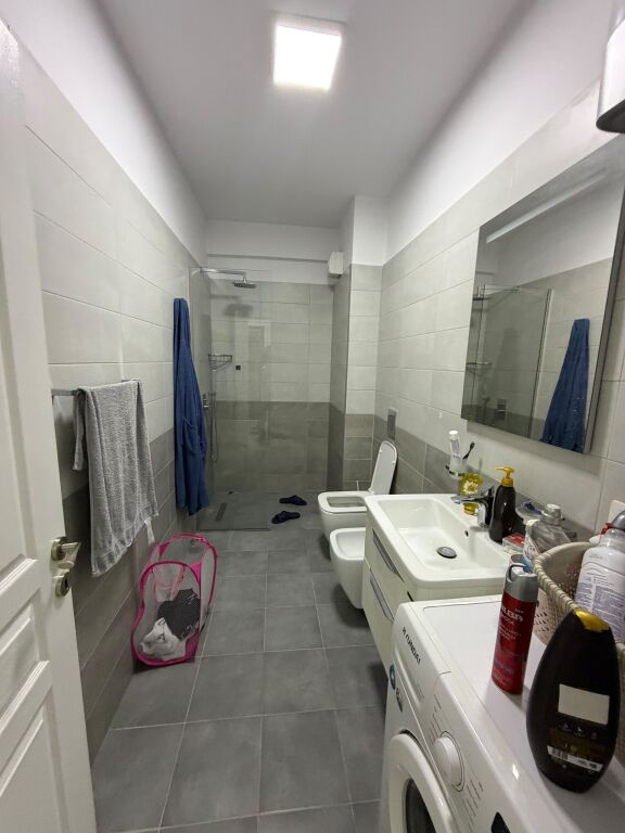 Apartament me qera 2+1+2 Prane kompleksit panorama