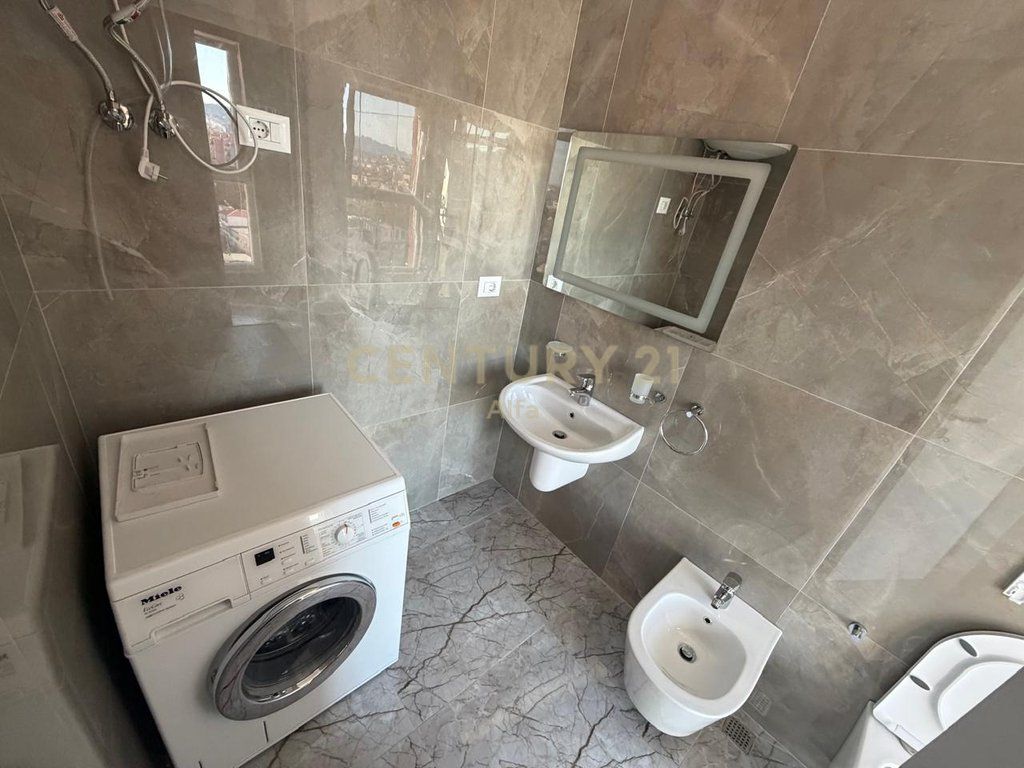 Apartament 1+1 per qira te Kompleksi Aura 600 € /Muaj