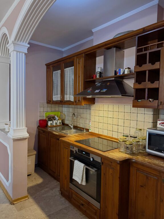 JEPET ME QIRA APARTAMENT 2+1+2 PRANË AIR ALBANIA