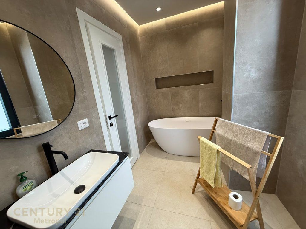 PENTHOUSE IN VENDITA GIARDINO BOTANICO - VICINO A COLLINA DEL SOLE 1!
