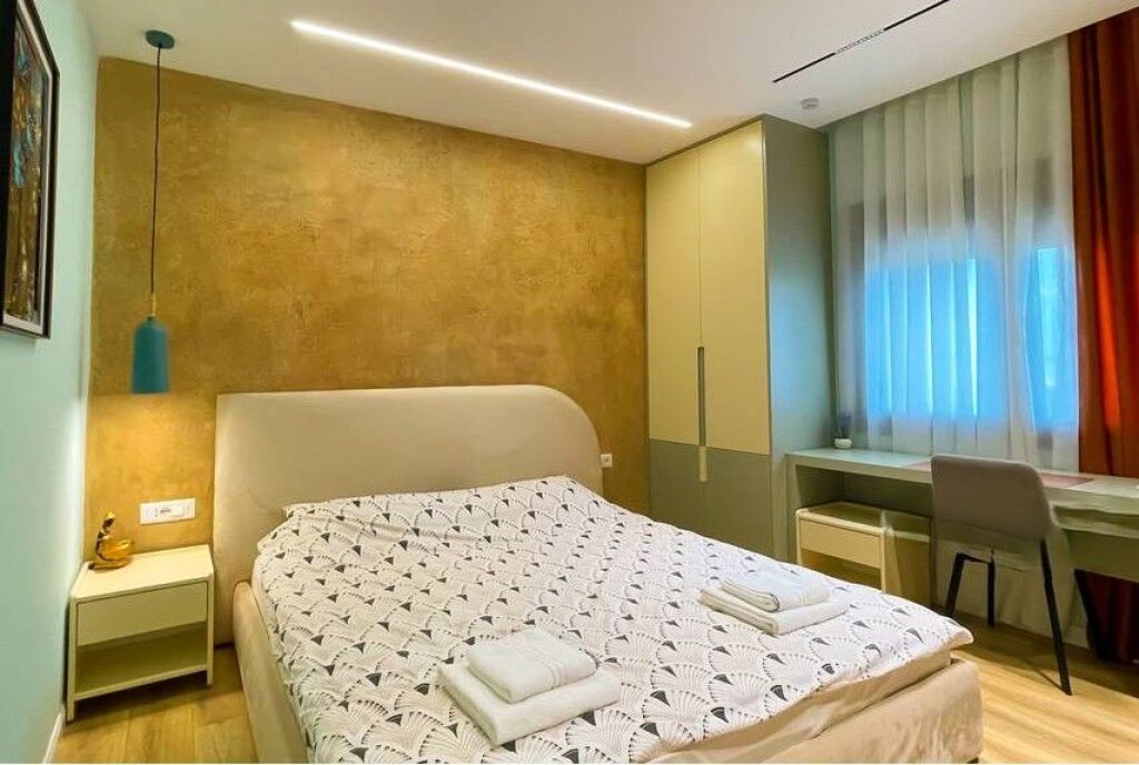 SHITET APARTAMENT 2+1 ME PAMJE NGA DETI I RIKONCEPTUAR NE 2 APARTAMENTE
