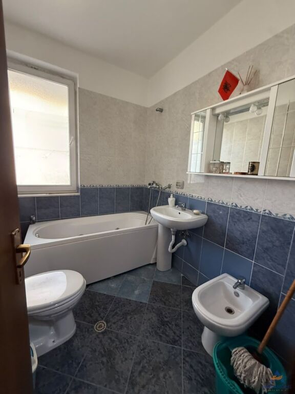 JEPET APARTAMENT 2+1+BALLKON ME QERA "KOPSHTI ZOOLOGJIK" 600 EURO