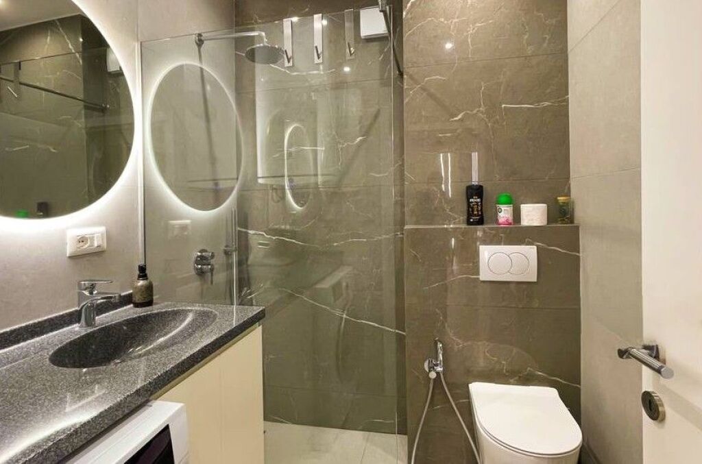 SHITET APARTAMENT 2+1 ME PAMJE NGA DETI I RIKONCEPTUAR NE 2 APARTAMENTE
