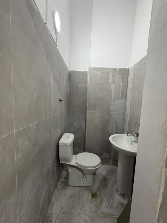 Qira, Ambient Biznesi,Ish Rajoni, Durres
