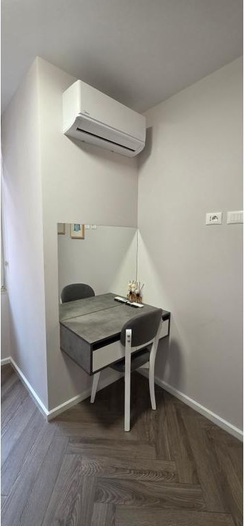 Apartament 2+1 - Ish-Bllok, përballë Sky Tower