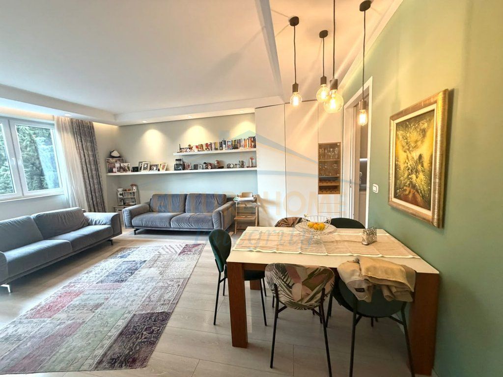 Shitet, Apartament 2+1+2+Depo, Rezidenca Ambasador 2, Tiranë