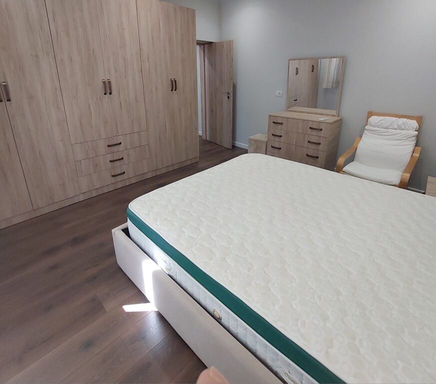 Affittasi casa privata 1+1 con cortile in via Myslym Shyri!