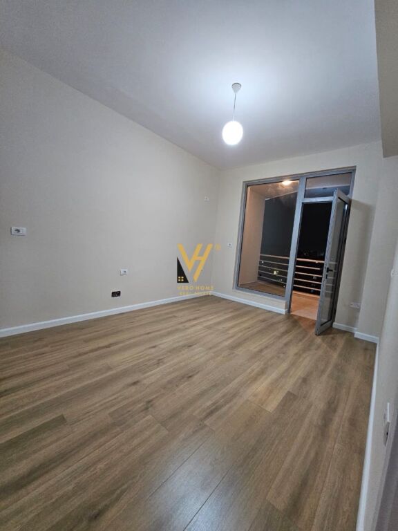 SHITET APARTAMENT 1+1 TE GLOBE, RRUGA E KAVAJES 170.000 EURO