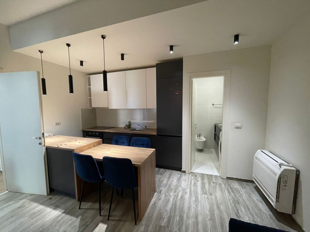 Office for rent on Kavaja Street