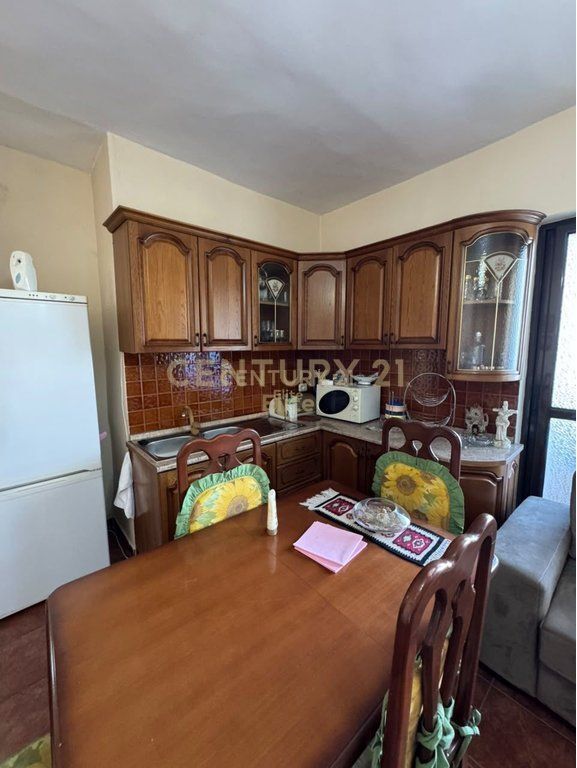 APARTAMENT 2+1 ME QIRA NE XHAMLLIK