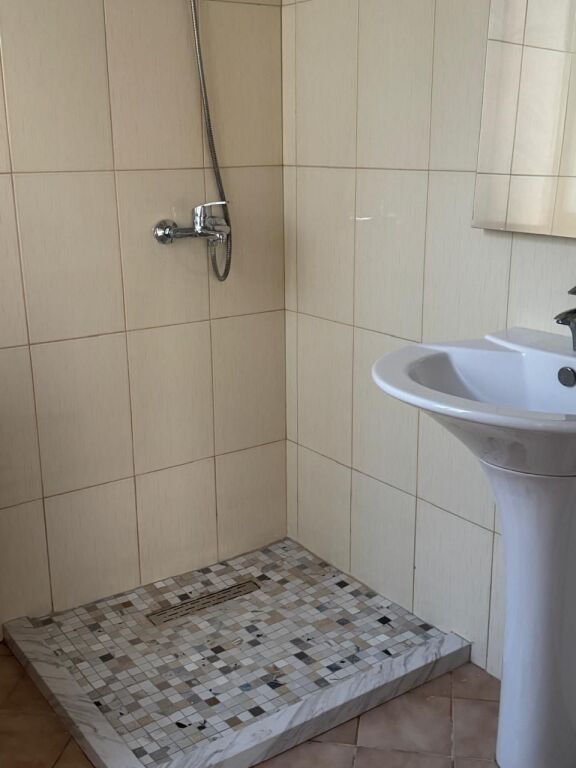 JEPET ME QIRA APARTAMENT 2+1+2 ME PAMJE NGA DETI