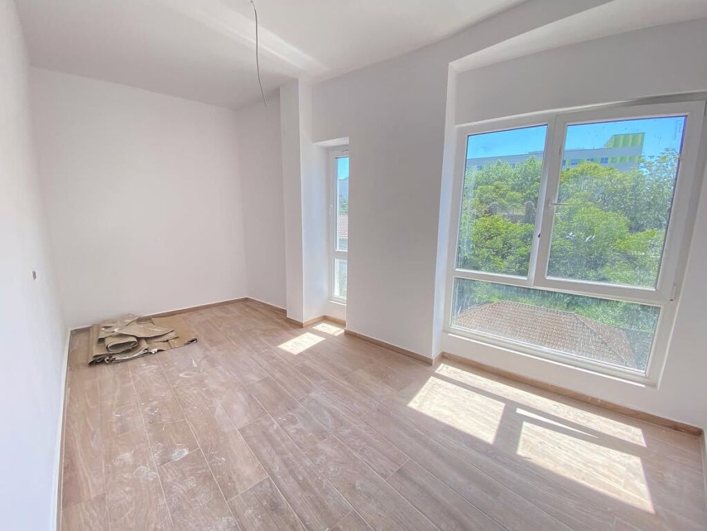 Shitet Apartament 2+1 Prane Spitalit QSUT📍Rruga Dibres, Farmacia 10