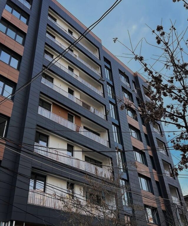 SHITET APARTAMENT 1+1 me MUNDËSI KONVERTIMI 2+1  | PALUSHI SHPK , pranë Martenitetit të Ri