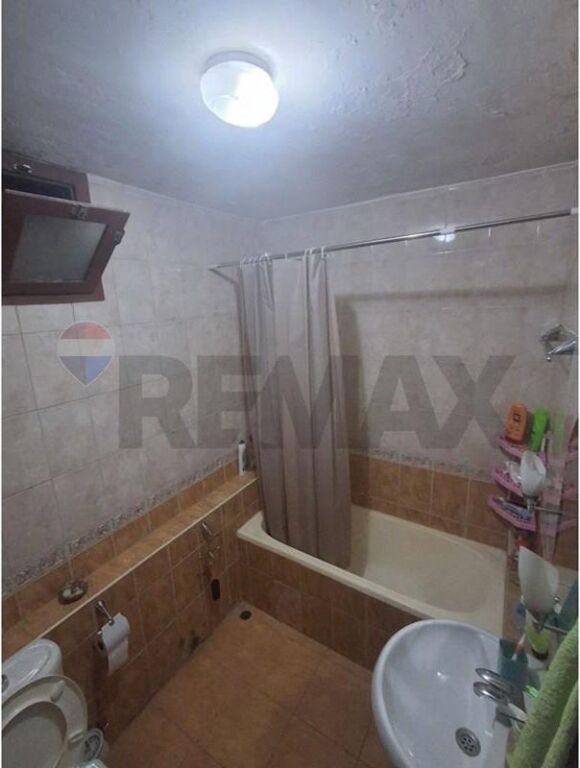 🏠 Shitet apartament 1+1 tek Blloku Gintash, Laprakë.