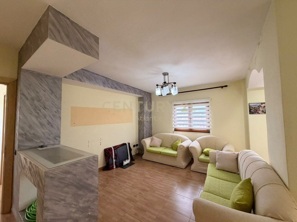 SHITET APARTAMENT 1+1 ME VERANDE TEK BULEVARDI KRYESORE NE DURRES !