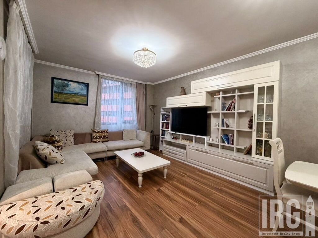 Qender, Apartament 2+1 me qira!