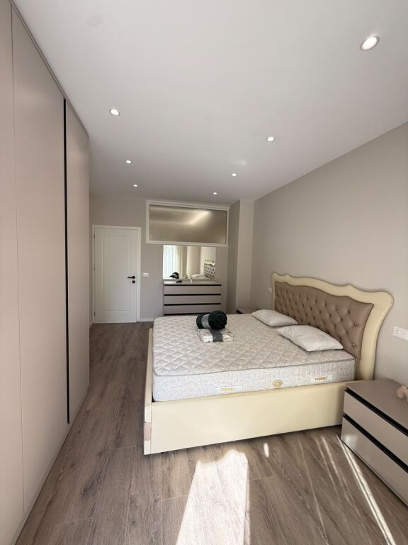 Shitet apartament 1+1 tek Pelikani
