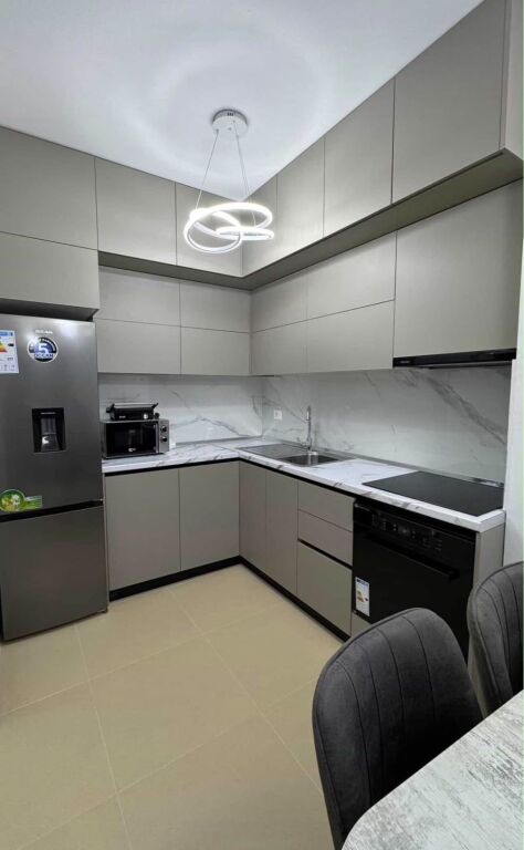Apartament 2+1 per qera ish parku i Autobusave !