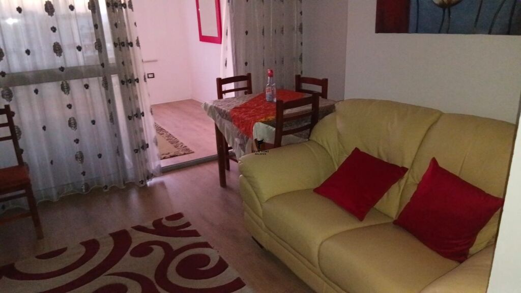 APARTAMENT ME QERA 1+1 FRESKU 35.000 LEKE FH-97507