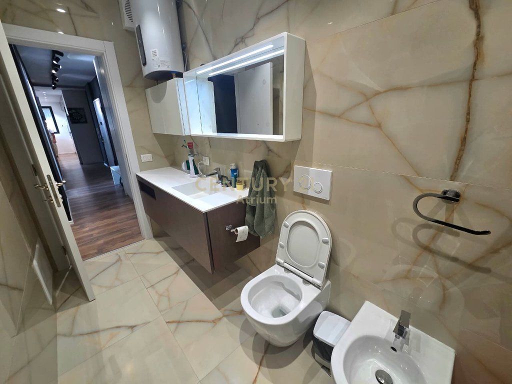 APARTAMENT LUKSOZ 2+1+2 ME QIRA – ASTIR | 2 BALLKONE + POST PARKIMI