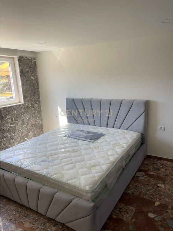 Appartamento 2+1 ristrutturato con balcone in affitto nell'ex Bllok, di fronte a Sky Tower