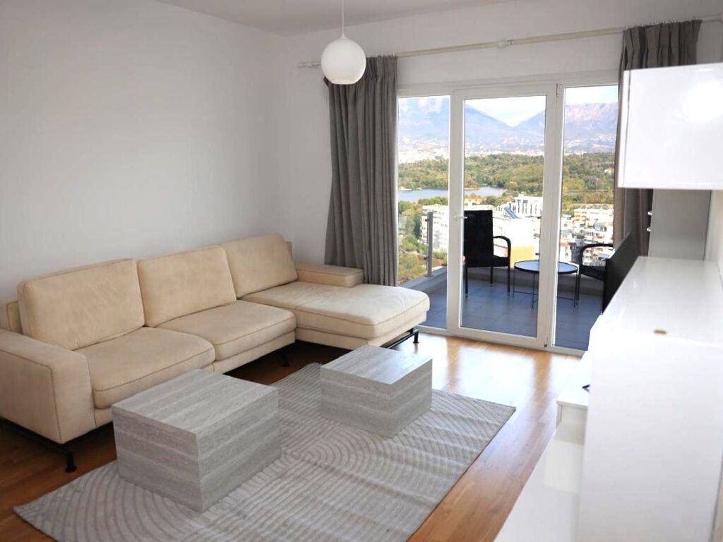 Jepet apartament 2+1 me qira tek Liqeni i Thate , Kopshti Botanik , Kopshti Zoologjik .  