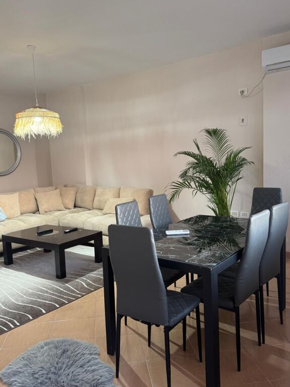 JEPET ME QIRA APARTAMENT 2+1+2 ME PAMJE NGA DETI