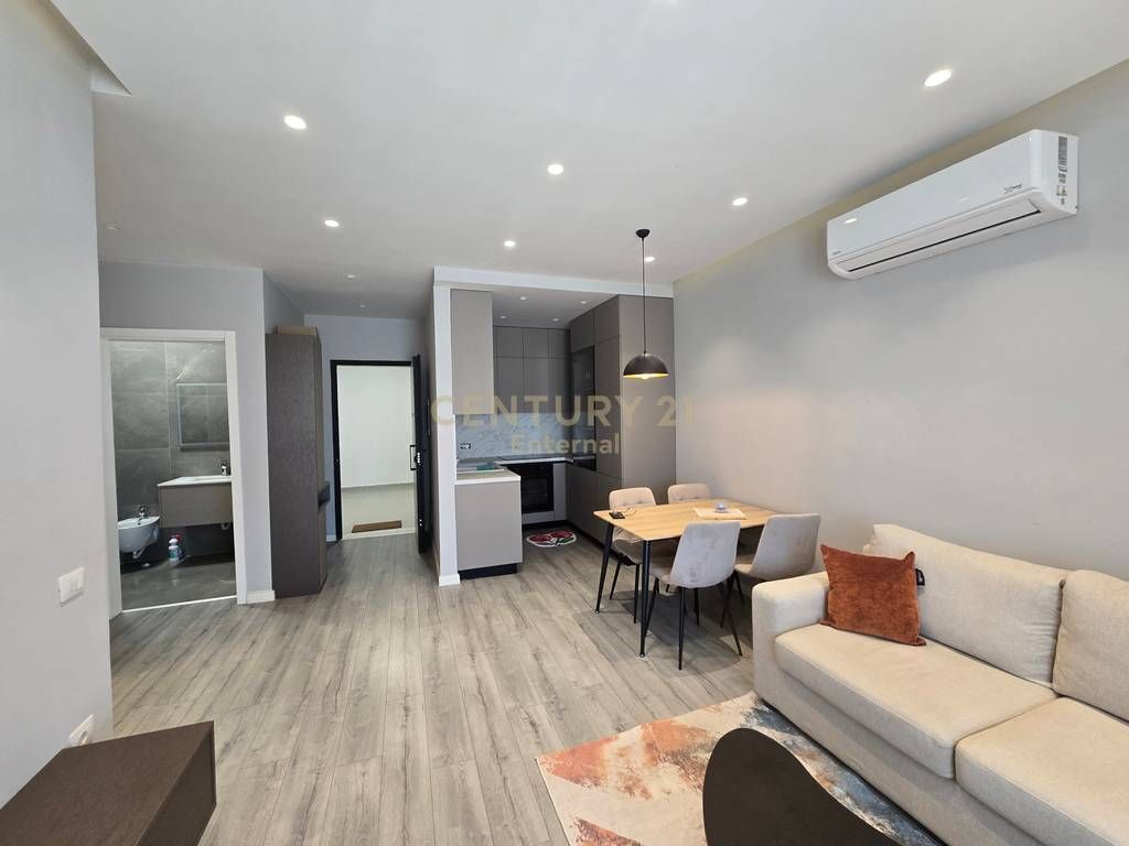 Apartament 1+1+ parkim te Liqeni I Thate