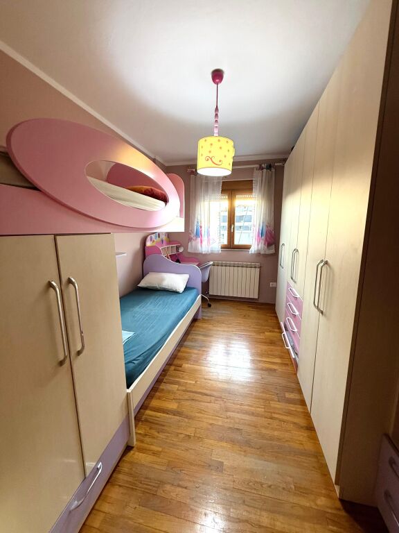 JEPET ME QIRA APARTAMENT 2+1+2 PRANË AIR ALBANIA