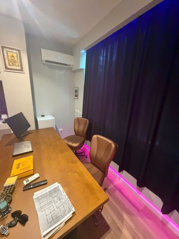 Zyre Me Qera 1+1 Tek 21 Dhjetori (ID BZ21070) Tirane