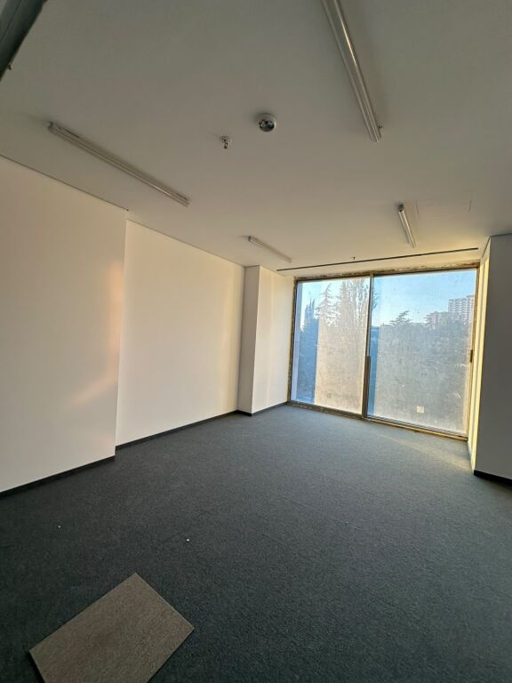  Business premises for rent – DownTown !