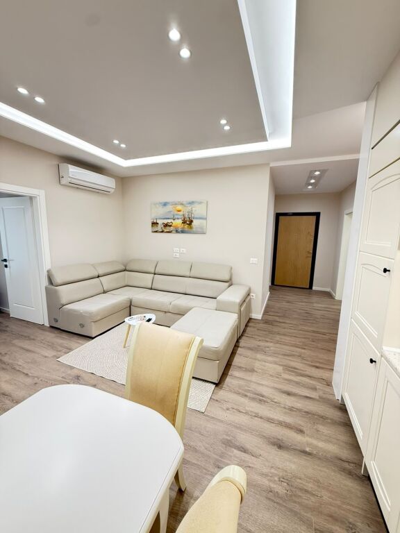 Shitet apartament 1+1 tek Pelikani