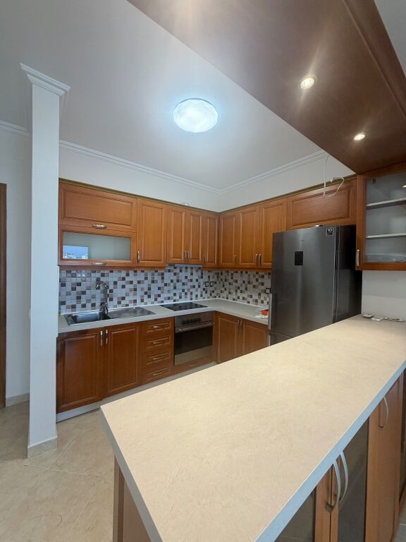 Apartament 2+1 me qera Selit ( prane Unazes) !