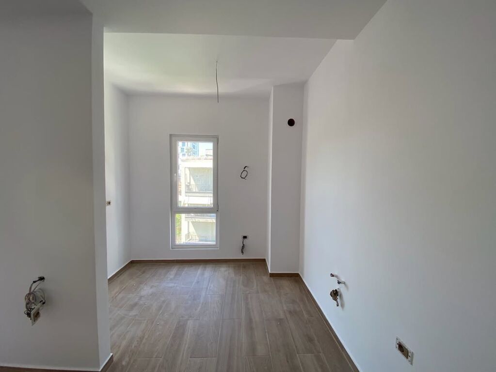 Shitet Apartament 2+1 Prane Spitalit QSUT📍Rruga Dibres, Farmacia 10