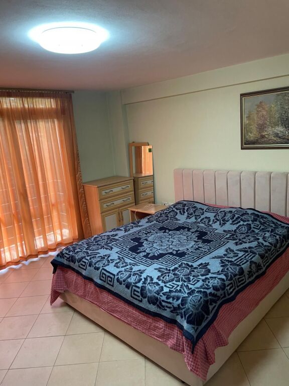 Jepet me qera apartament  2+1+2 banjo