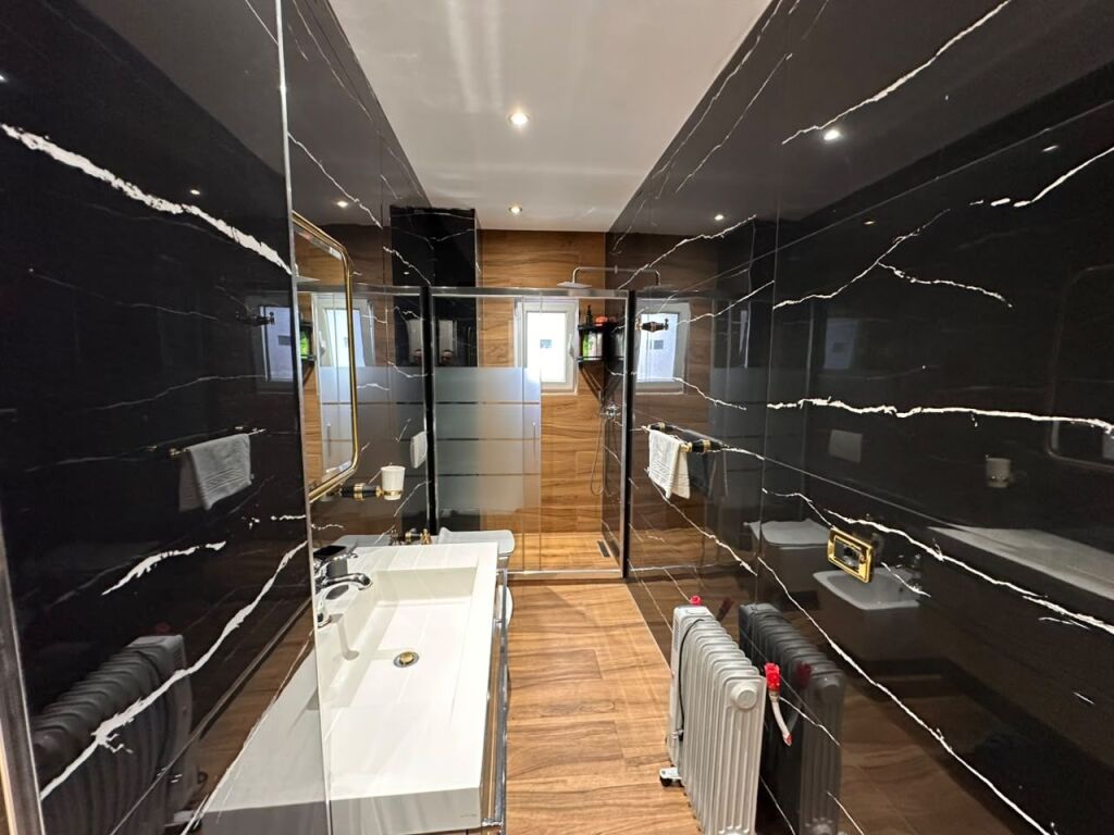 Shitet, Duplex ,Rruga Myslym Shyri, Tirane . Empire75274
