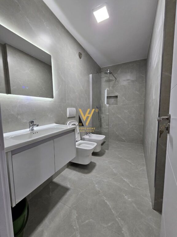 SHITET APARTAMENT 1+1 TE GLOBE, RRUGA E KAVAJES 170.000 EURO