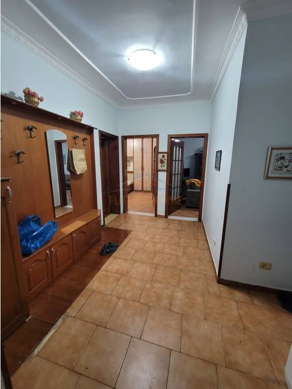 Qira,Apartament 3+1,Rruga Kongresi i Manastirit,Kinostudio,Tiranë