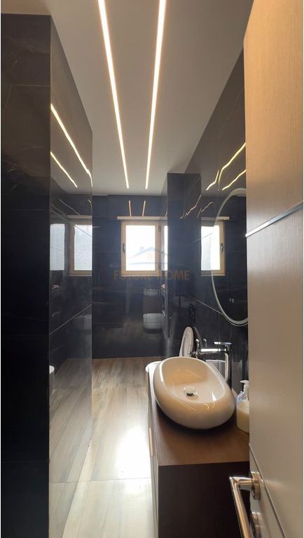 rent apartment 2+1+parking space new bazaar tirana