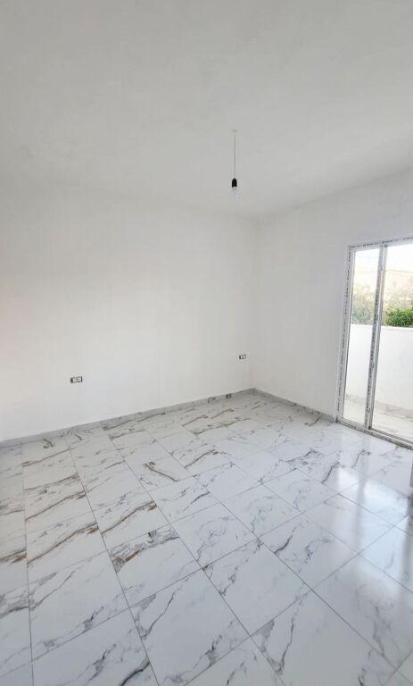 Kavaje, SHITET APARTAMENT 1+1 pallat ri me ashensor