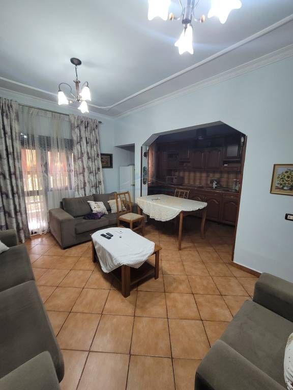 Qira,Apartament 3+1,Rruga Kongresi i Manastirit,Kinostudio,Tiranë.