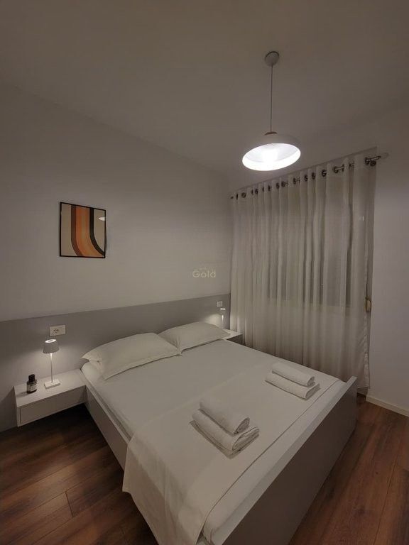 APARTAMENT 1+1 PËR QIRA – RRUGA E DURRËSIT 600 € /Muaj 55,000 Lekë /Muaj