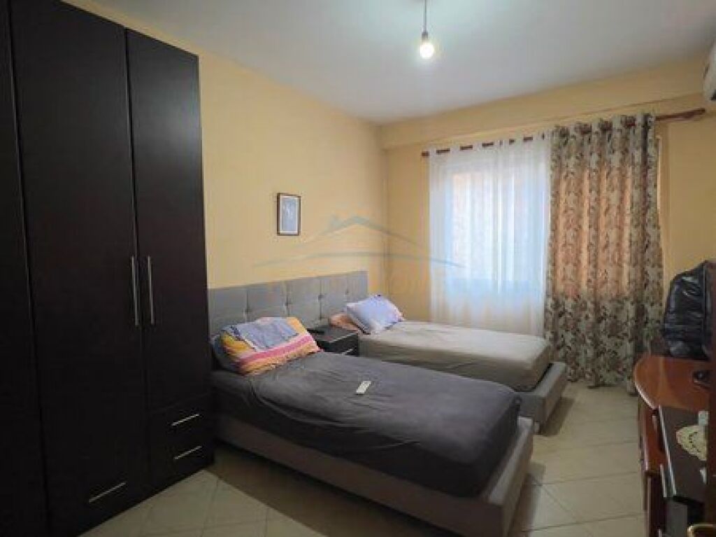 Shitet, Apartament 2+1, Fresk.