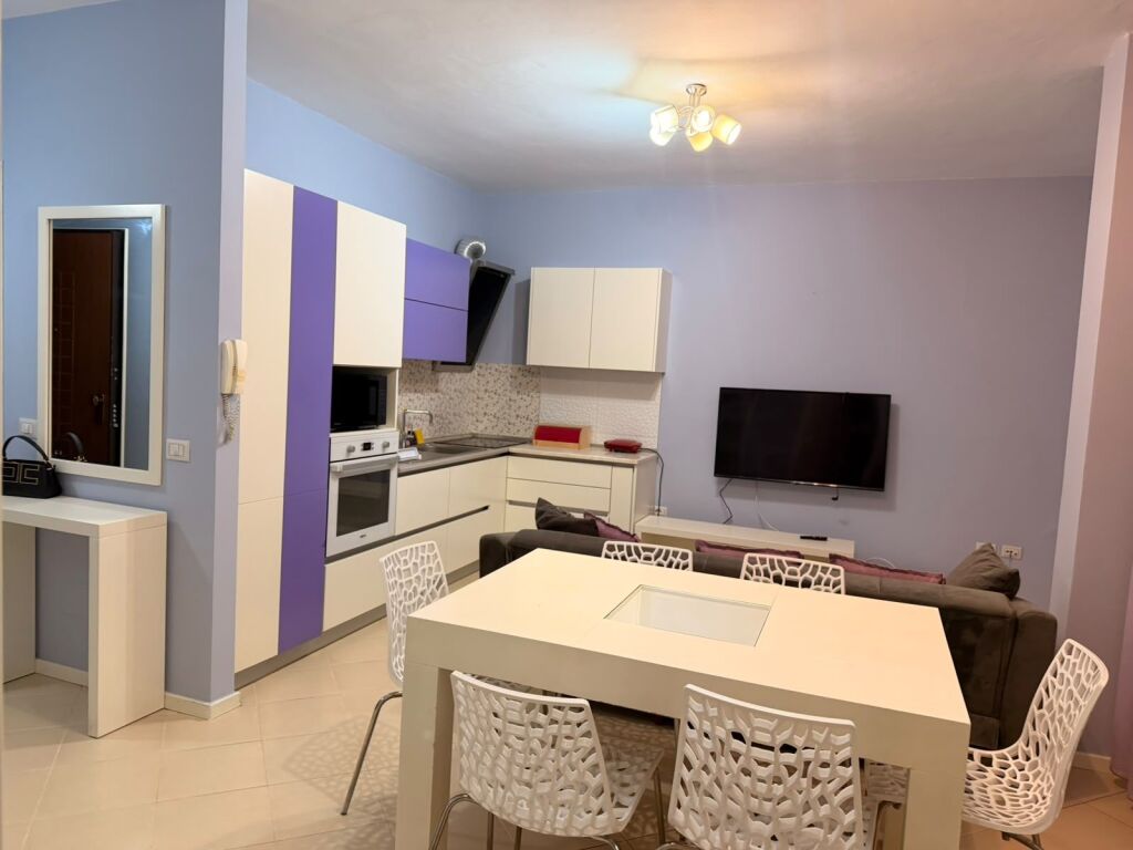 Apartament 1+1 per qira tek Kristal Center.
