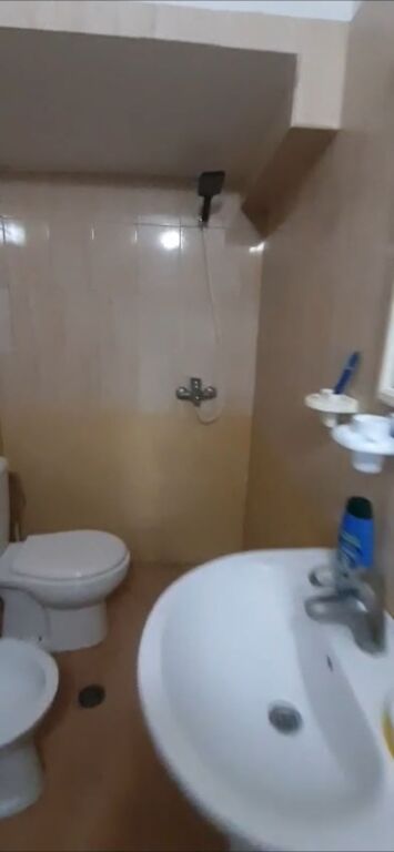 Apartament me qera 1+1